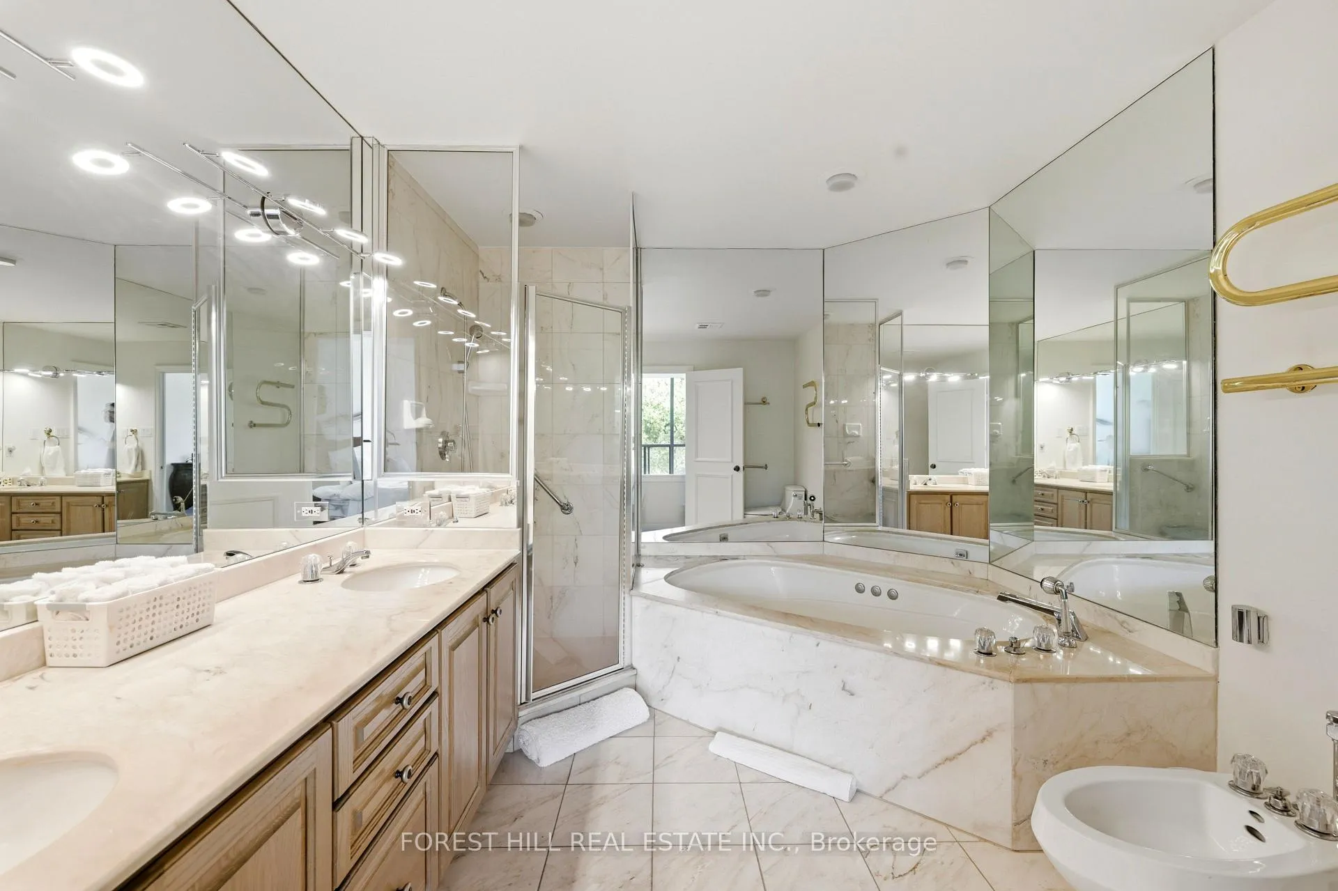 Photo 21 of Unit PH2, 3800 Yonge Street, Toronto, Bedford Park-Nortown — HOMEH