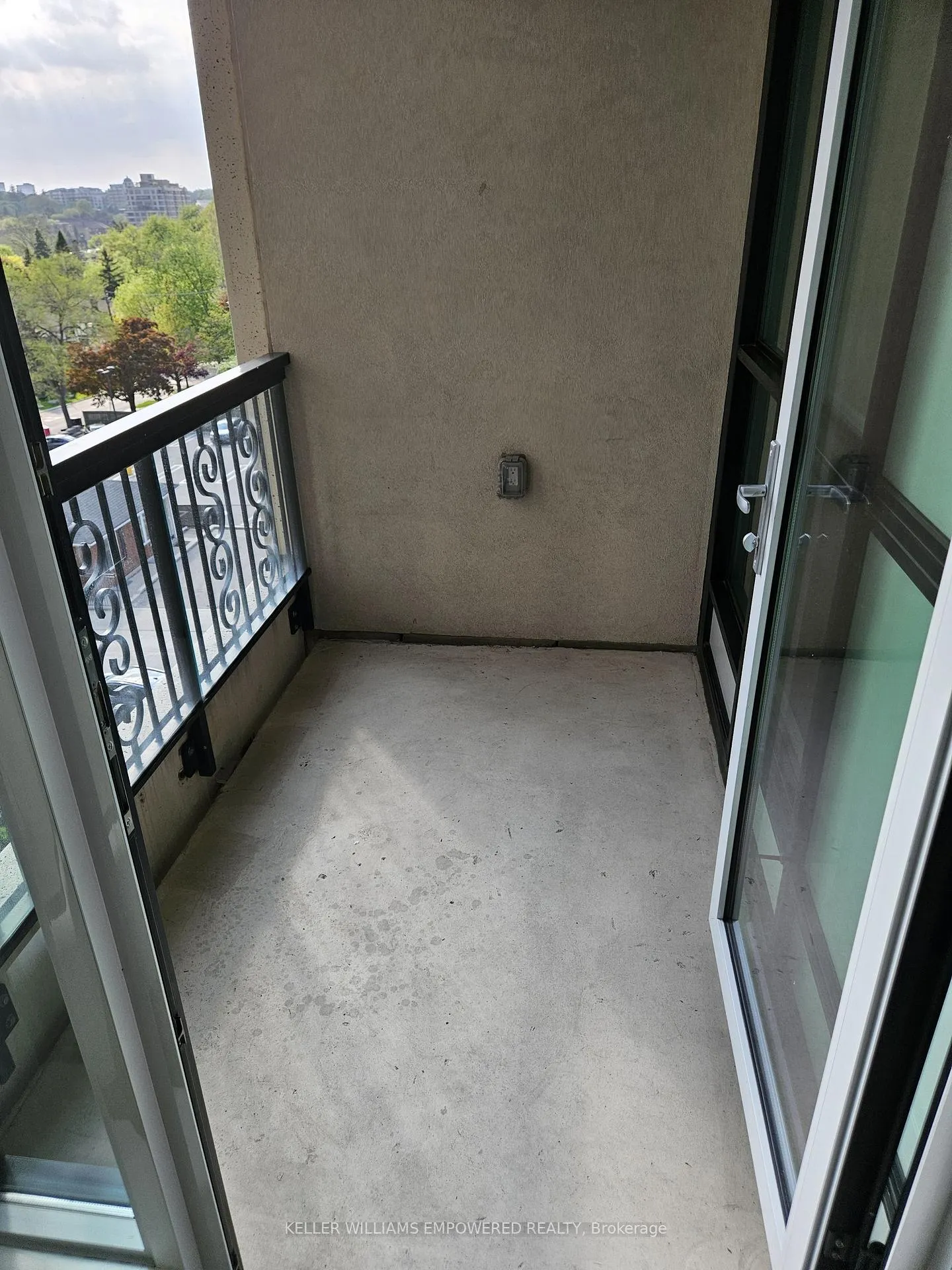 Photo 20 of Unit 402, 1 Old Mill Drive, Toronto, High Park-Swansea — HOMEH