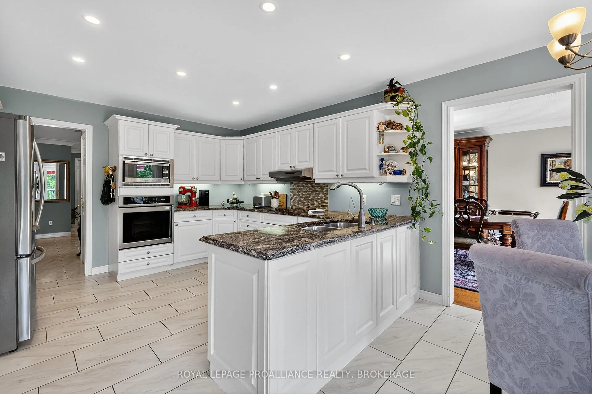 Photo 12 of 1098 Caitlin Crescent, Kingston, North of Taylor-Kidd Blvd — HOMEH