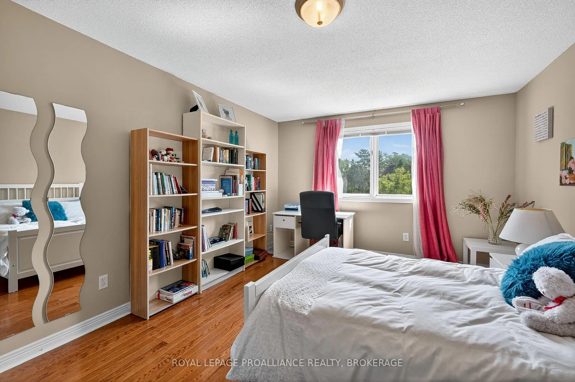 Photo 23 of 1098 Caitlin Crescent, Kingston, North of Taylor-Kidd Blvd — HOMEH