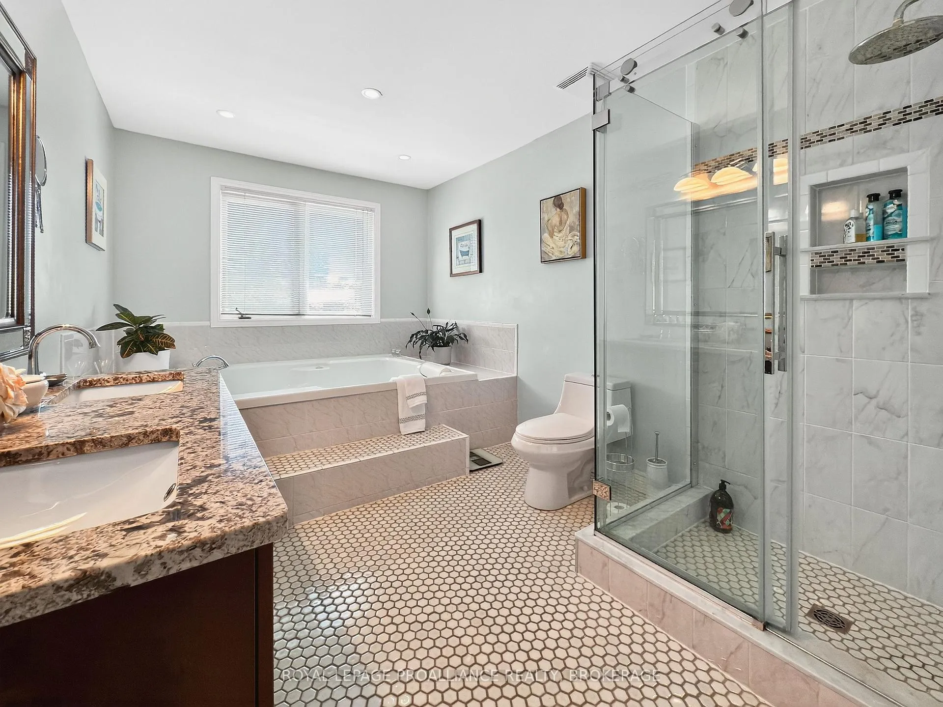Photo 33 of 1098 Caitlin Crescent, Kingston, North of Taylor-Kidd Blvd — HOMEH