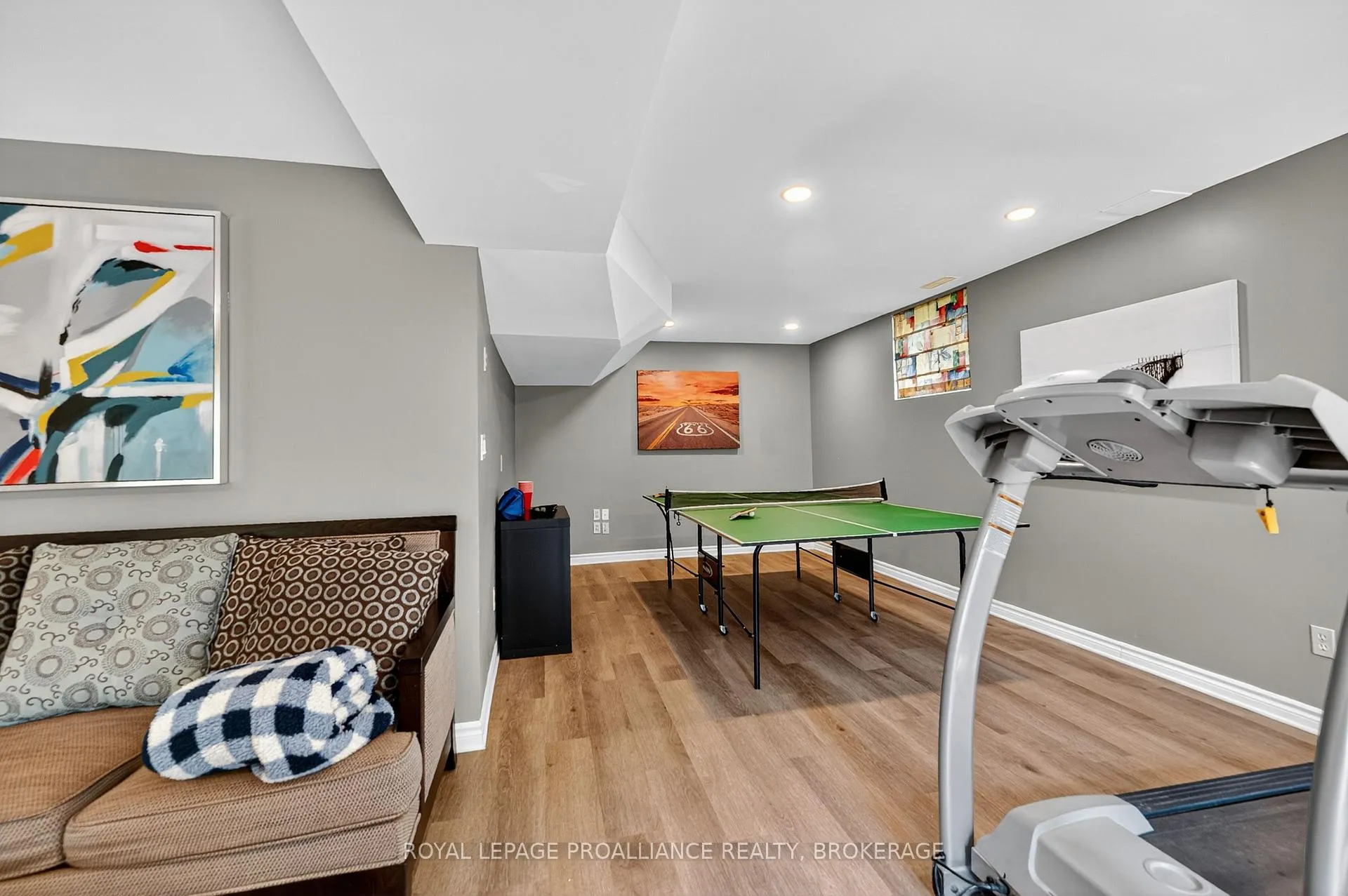 Photo 41 of 1098 Caitlin Crescent, Kingston, North of Taylor-Kidd Blvd — HOMEH