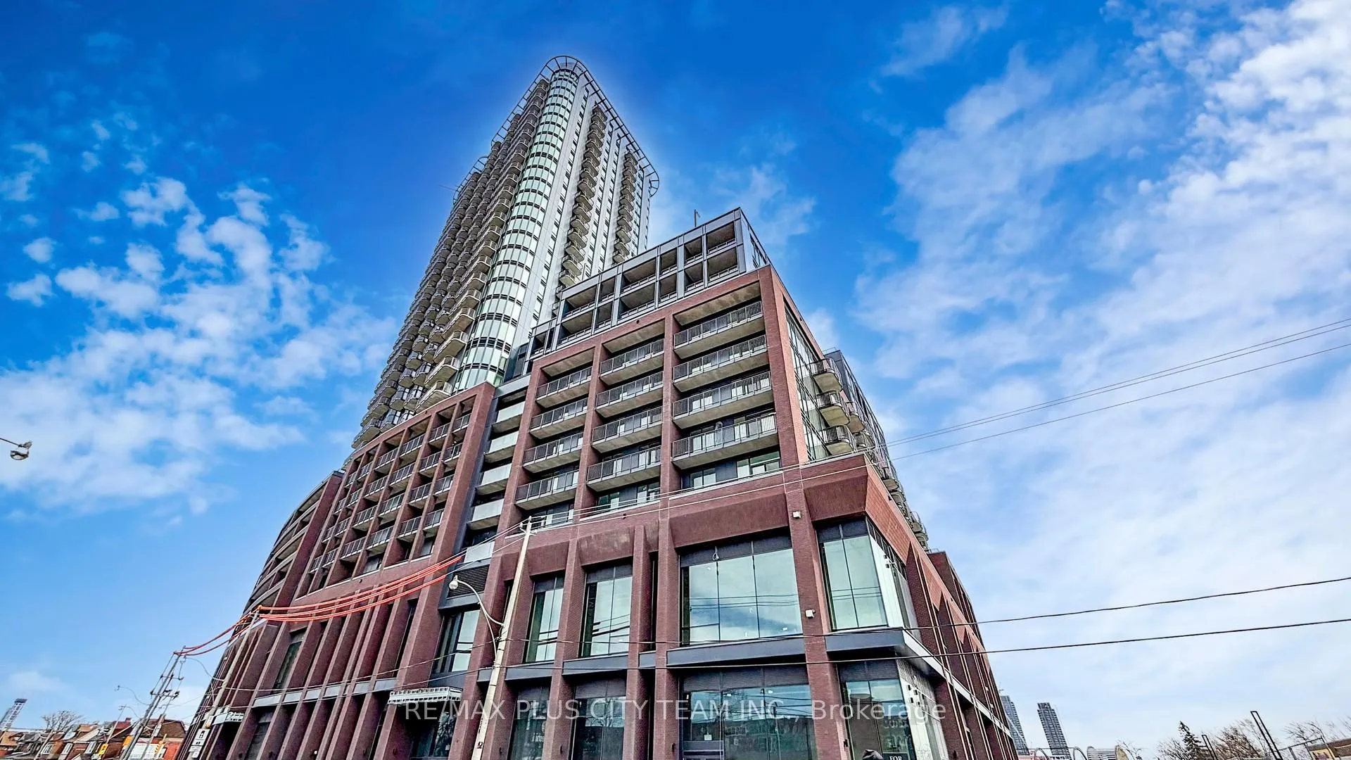 Front of Unit 802, 1185 Dupont Street