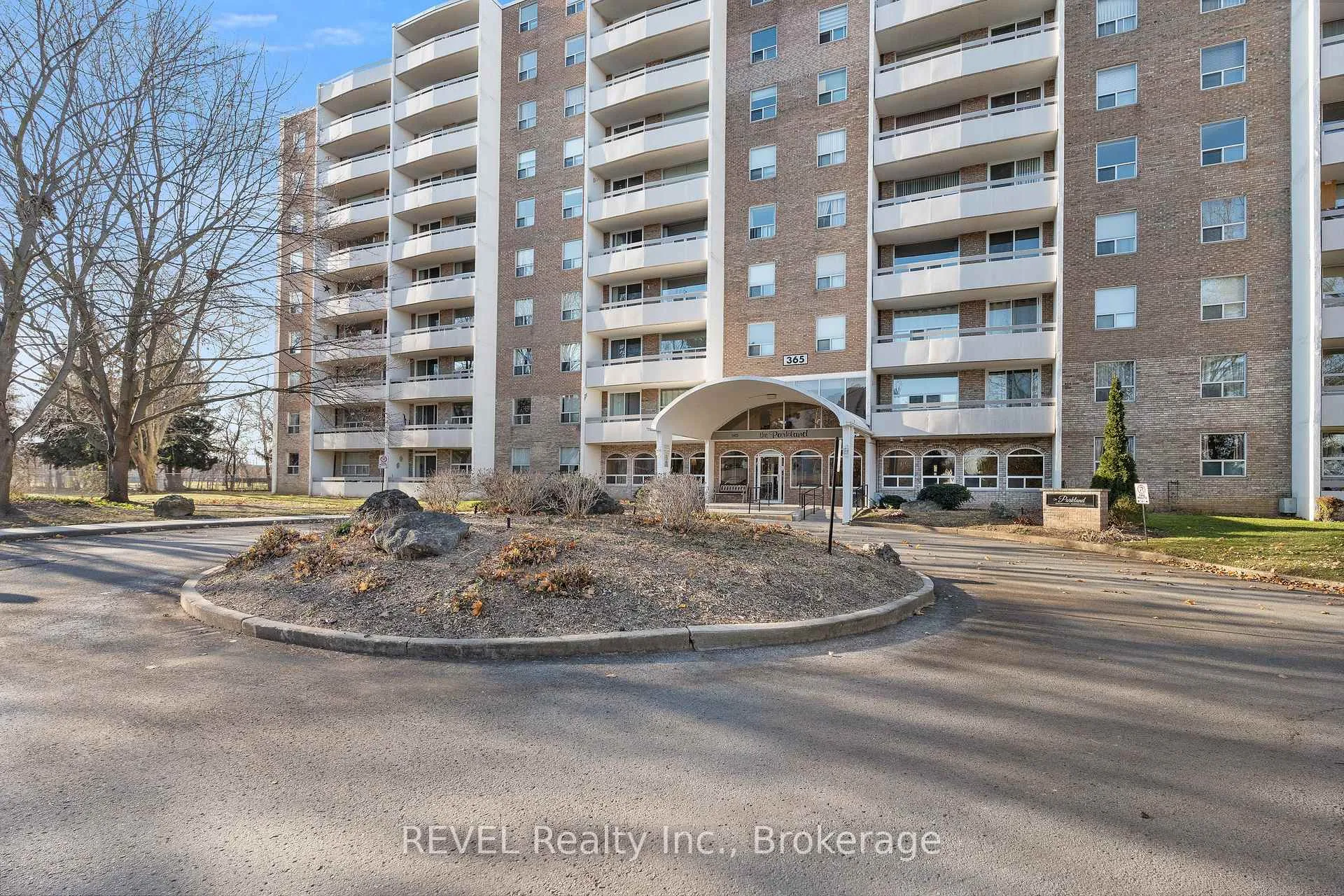 Photo 4 of Unit 411, 365 Geneva Street, St. Catharines, Fairview — HOMEH