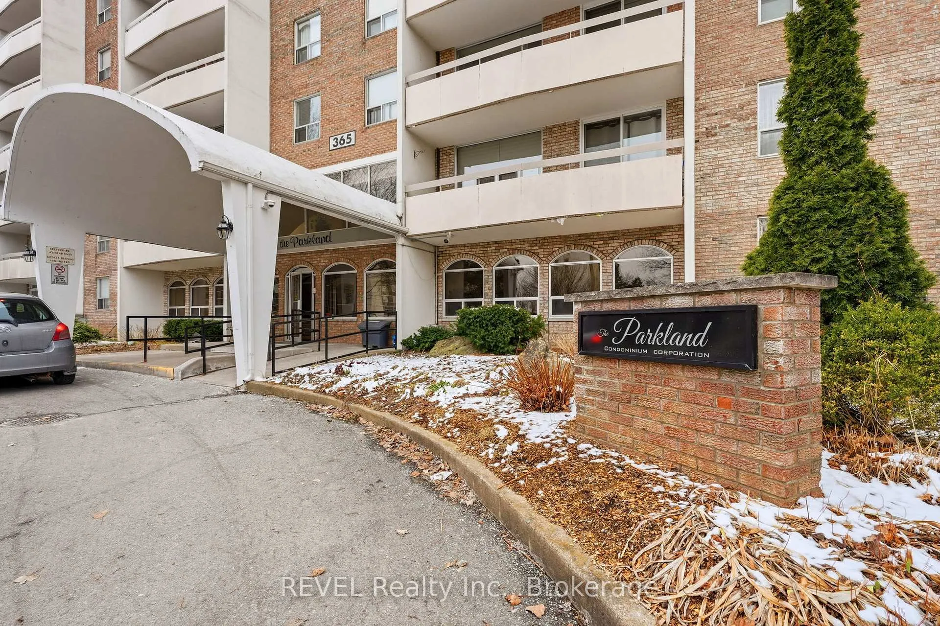 Photo 5 of Unit 411, 365 Geneva Street, St. Catharines, Fairview — HOMEH
