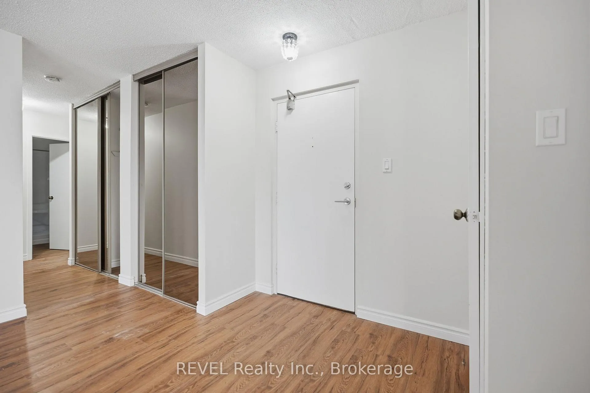 Photo 6 of Unit 411, 365 Geneva Street, St. Catharines, Fairview — HOMEH