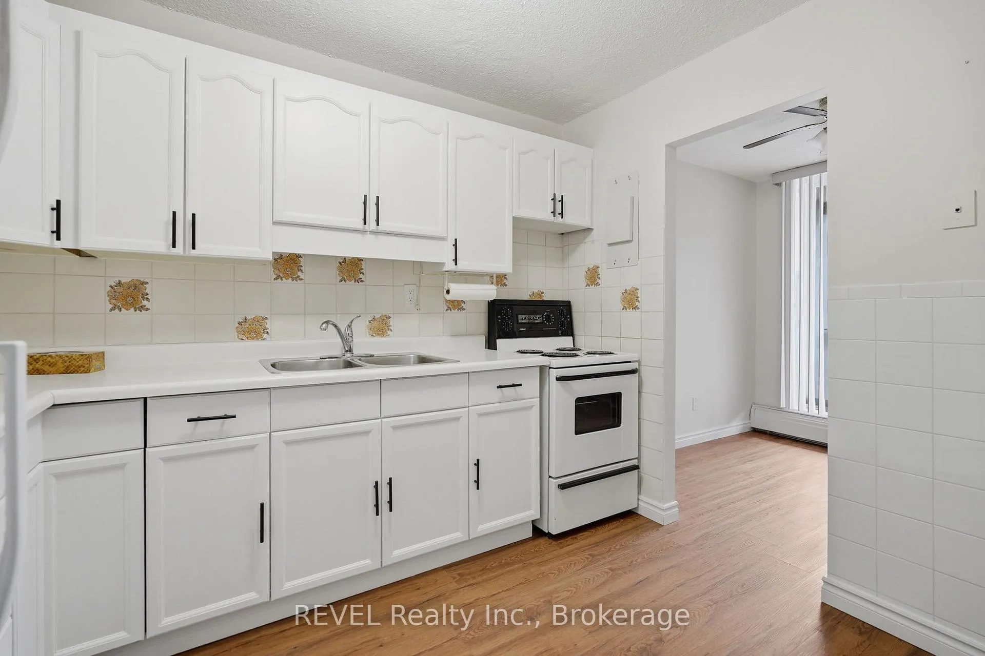 Photo 9 of Unit 411, 365 Geneva Street, St. Catharines, Fairview — HOMEH