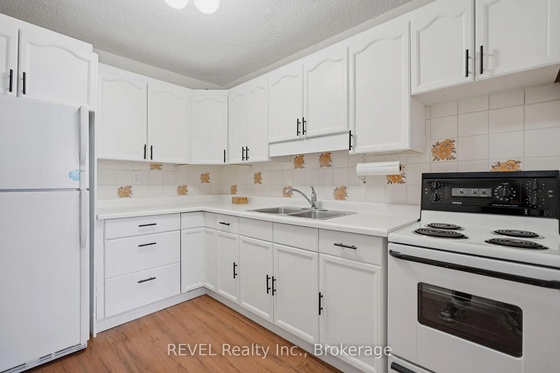 Photo 10 of Unit 411, 365 Geneva Street, St. Catharines, Fairview — HOMEH