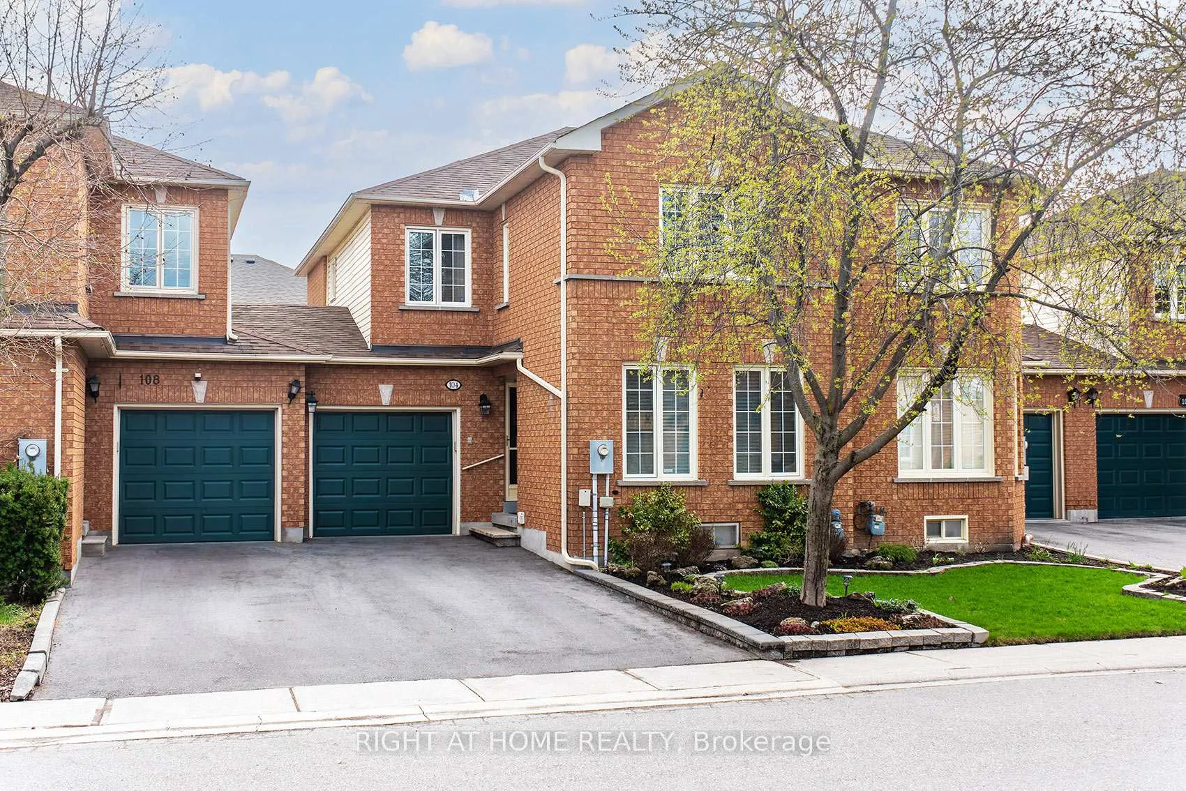 Front of 104 Pinedale Gate