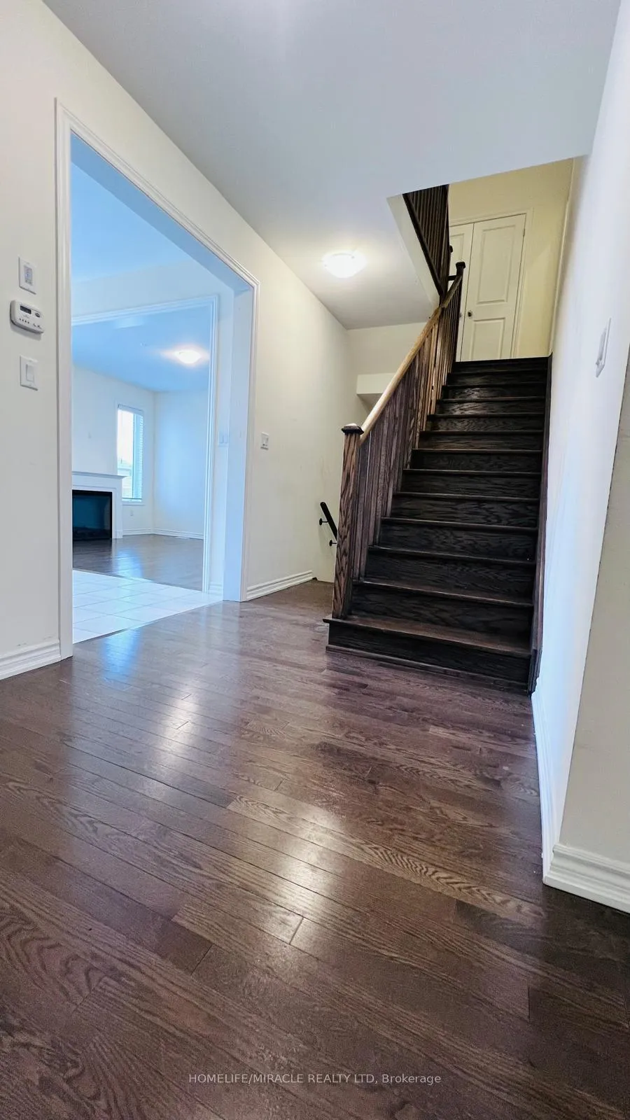 Photo 4 of 337 Valleyway Drive, Brampton, Credit Valley — HOMEH