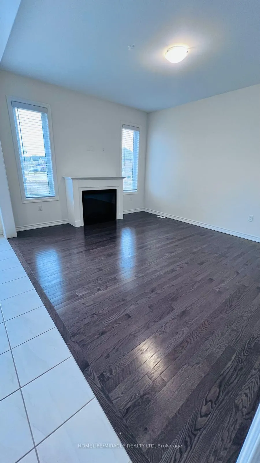 Photo 5 of 337 Valleyway Drive, Brampton, Credit Valley — HOMEH