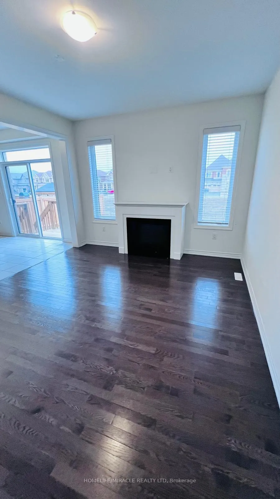 Photo 6 of 337 Valleyway Drive, Brampton, Credit Valley — HOMEH