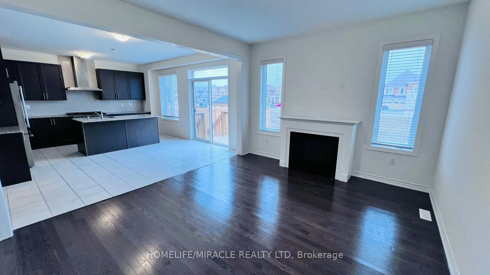Photo 7 of 337 Valleyway Drive, Brampton, Credit Valley — HOMEH