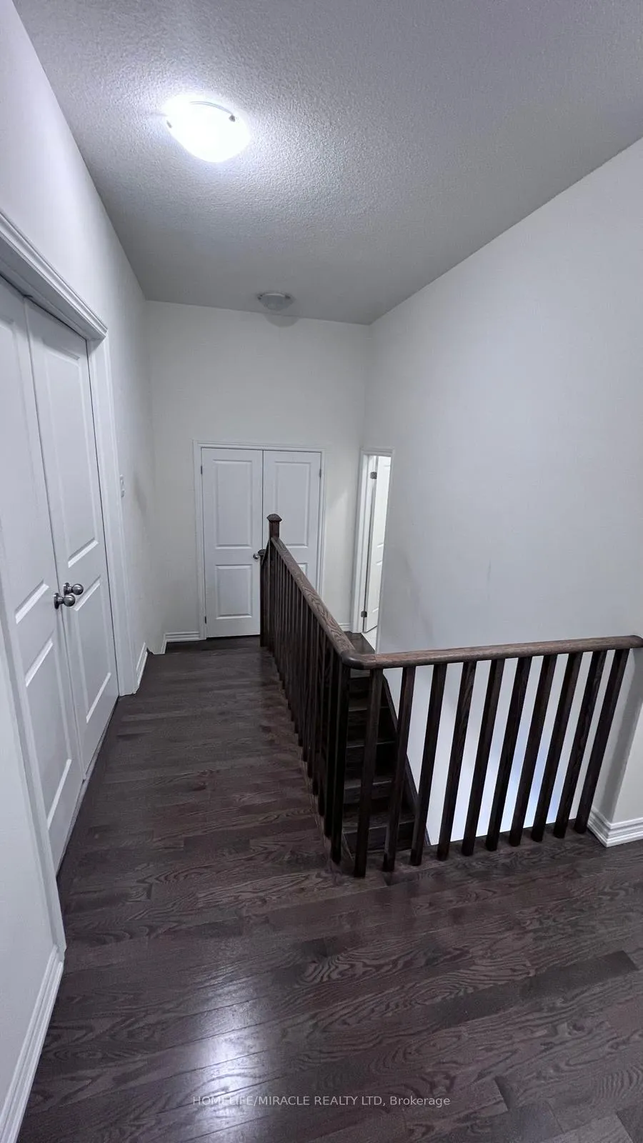 Photo 12 of 337 Valleyway Drive, Brampton, Credit Valley — HOMEH