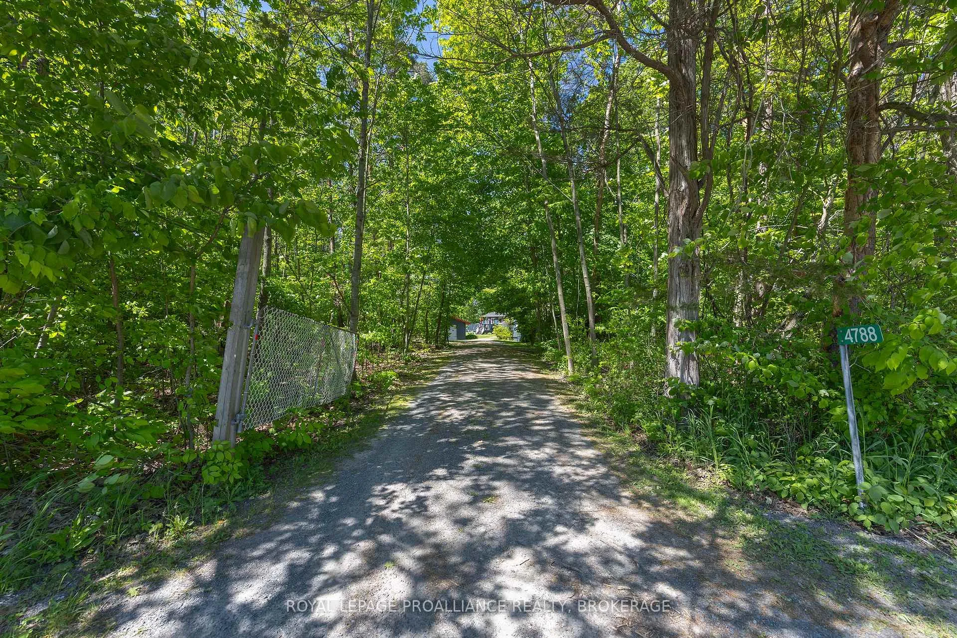 Photo 2 of 4788 Leo Lake Road, Kingston, City North of 401 — HOMEH