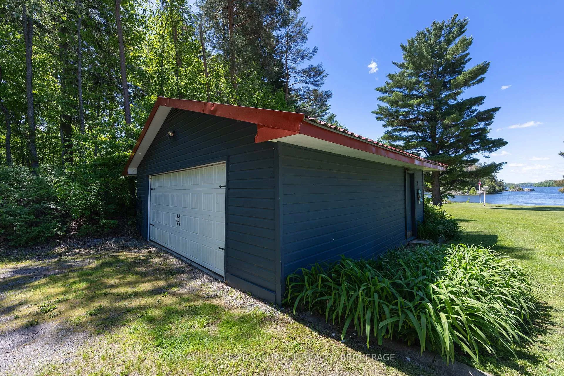 Photo 4 of 4788 Leo Lake Road, Kingston, City North of 401 — HOMEH