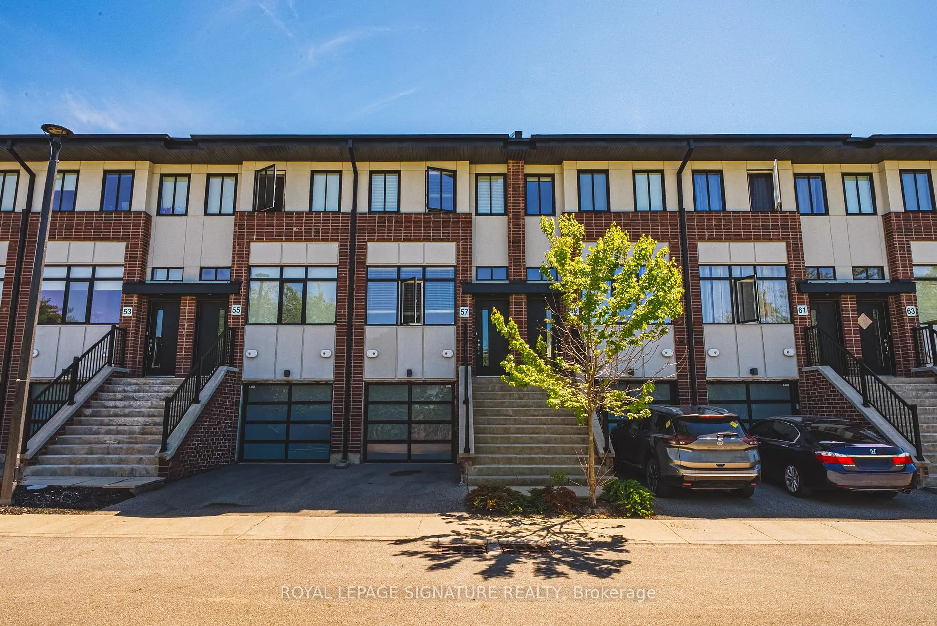 Photo 2 of 57 Markle Crescent, Hamilton, Ancaster — HOMEH