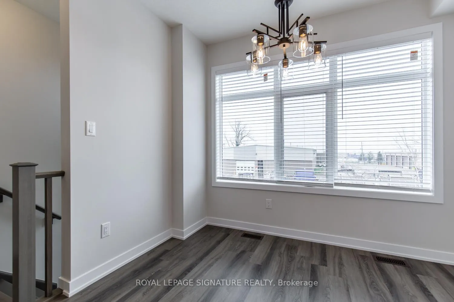 Photo 5 of 57 Markle Crescent, Hamilton, Ancaster — HOMEH