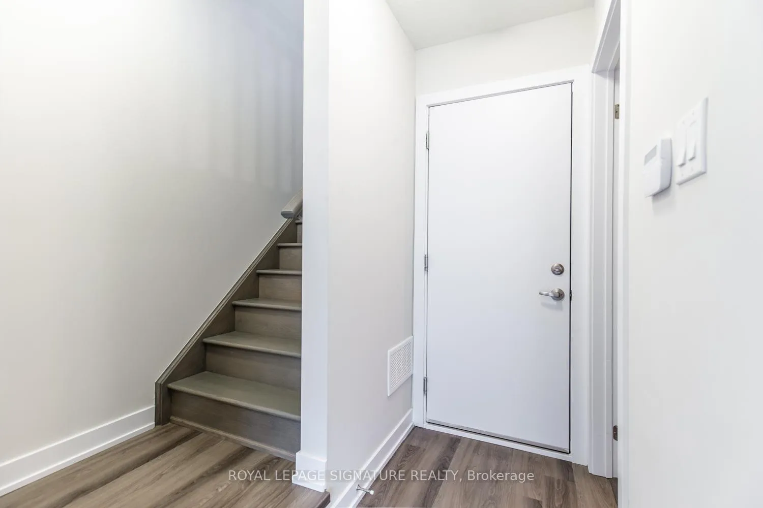 Photo 27 of 57 Markle Crescent, Hamilton, Ancaster — HOMEH