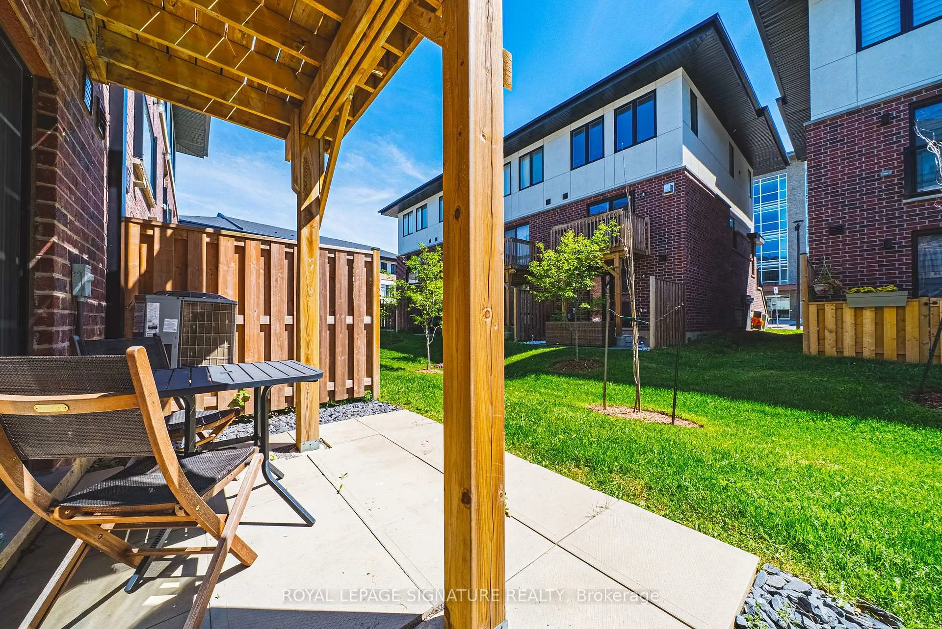 Photo 32 of 57 Markle Crescent, Hamilton, Ancaster — HOMEH