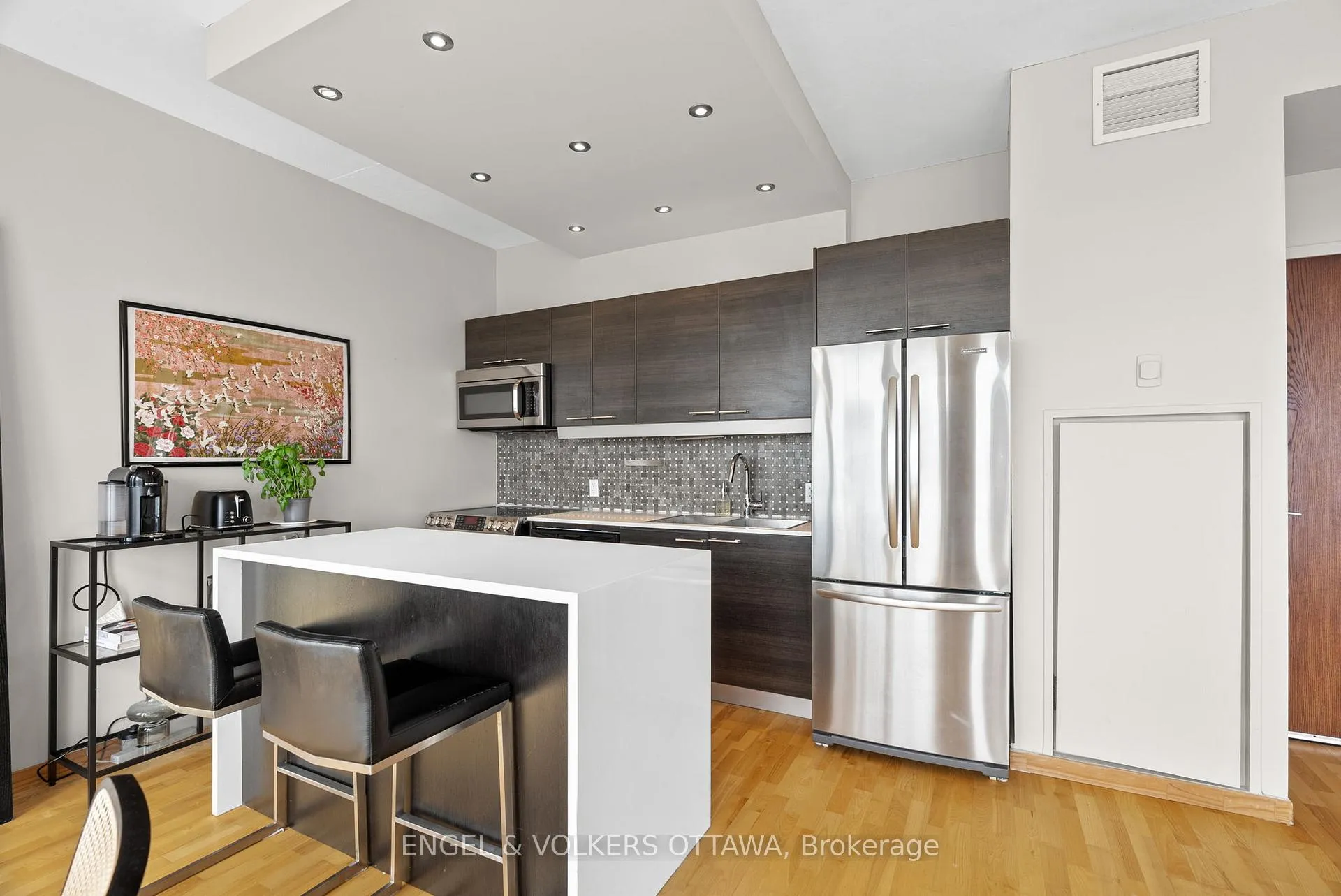 Photo 4 of Unit 823, 349 Mcleod Street, Ottawa, Ottawa Centre — HOMEH
