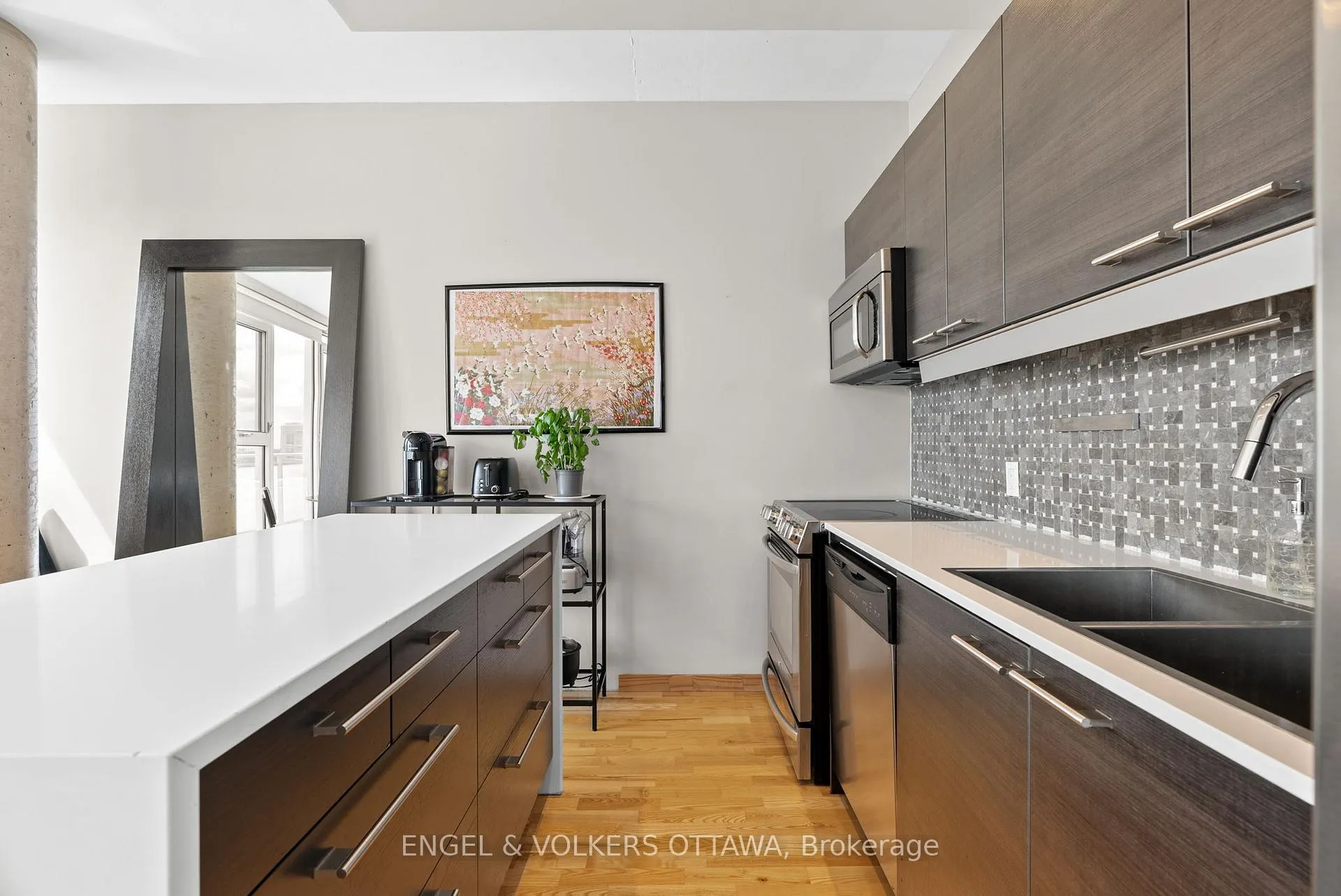 Photo 7 of Unit 823, 349 Mcleod Street, Ottawa, Ottawa Centre — HOMEH