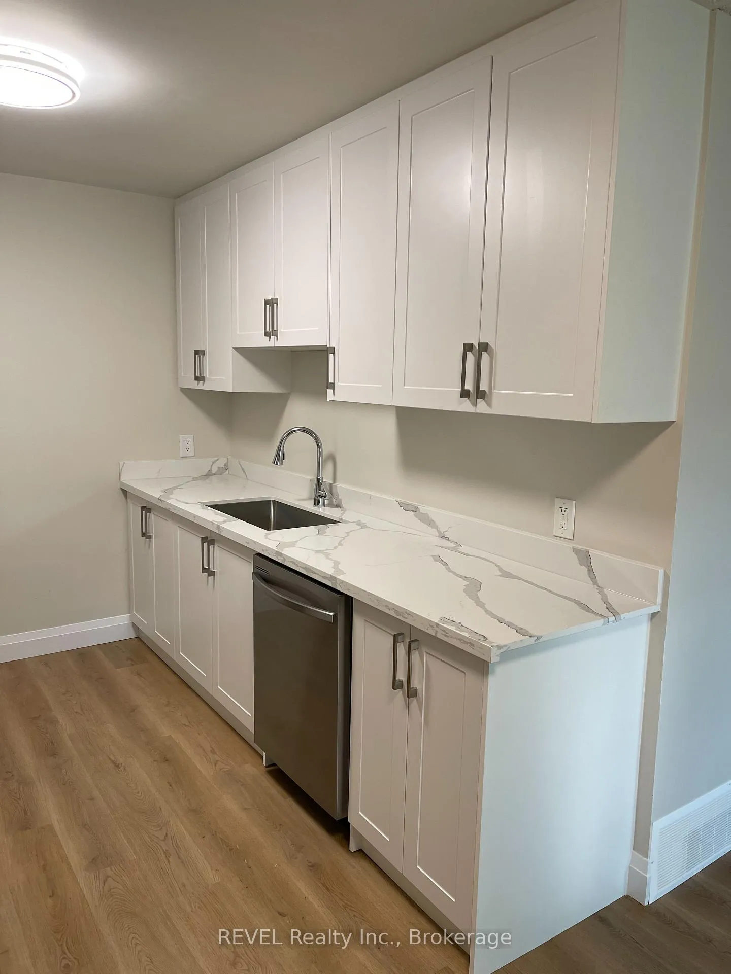 Photo 5 of 114 Bartlett Street, Thorold, Allanburg/Thorold South — HOMEH