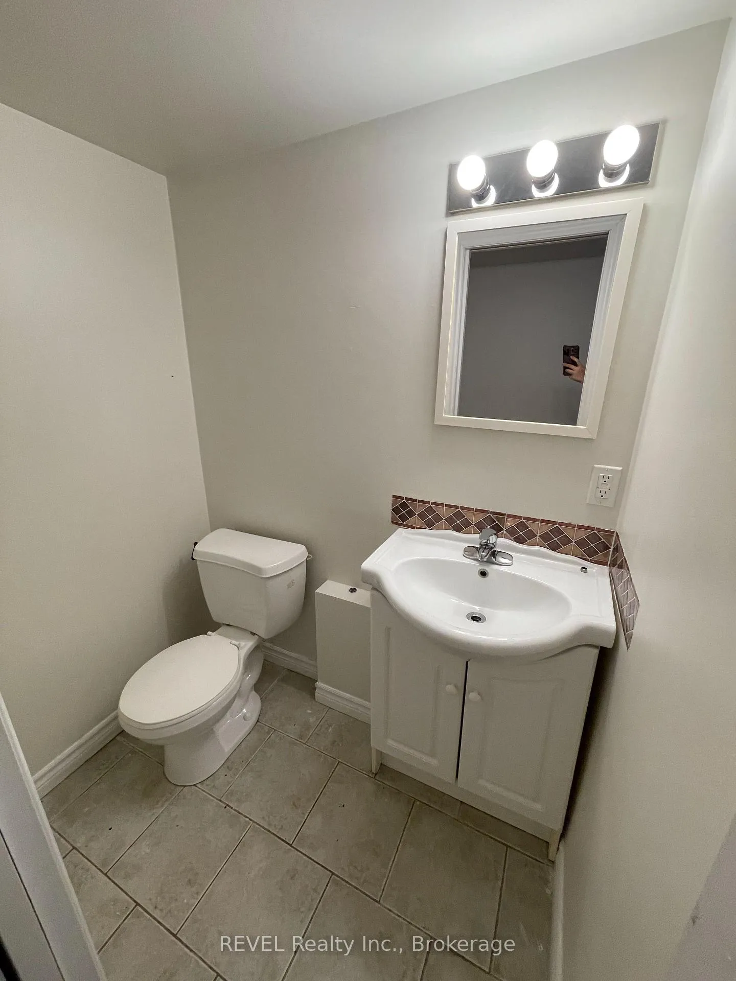Photo 16 of 114 Bartlett Street, Thorold, Allanburg/Thorold South — HOMEH