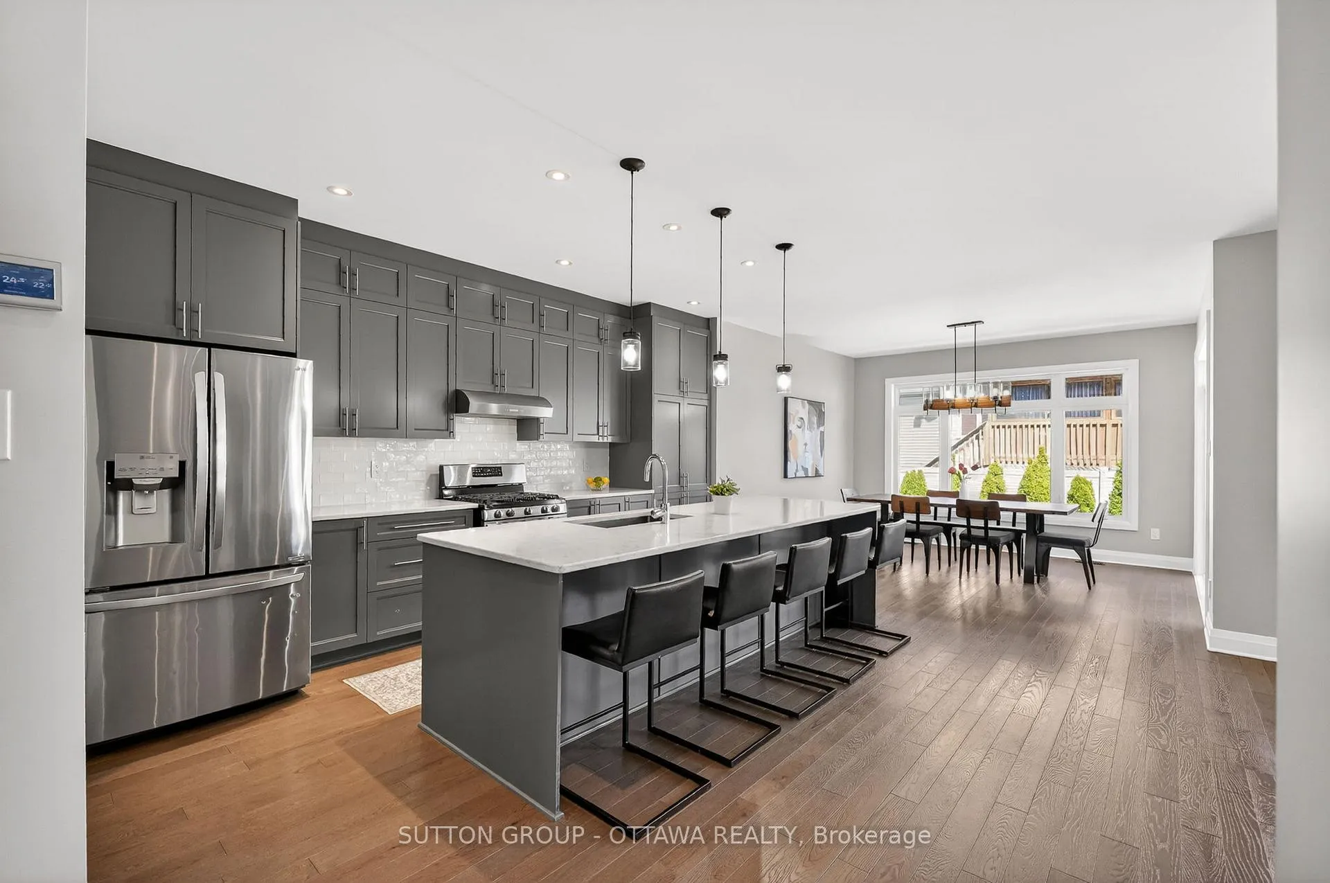 Photo 9 of 824 Contour Street, Ottawa, Mer Bleue/Bradley Estates/Anderson Park — HOMEH