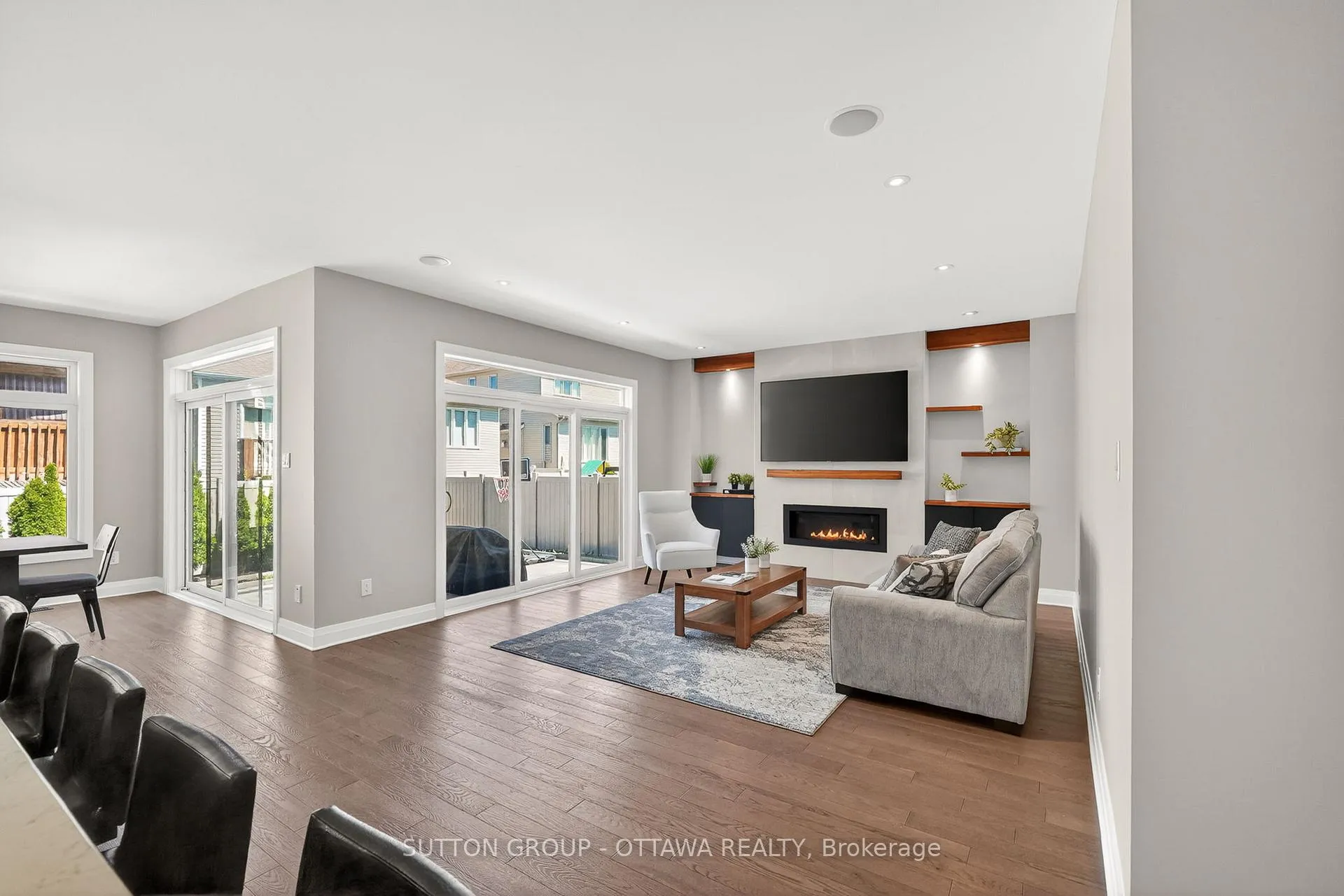 Photo 11 of 824 Contour Street, Ottawa, Mer Bleue/Bradley Estates/Anderson Park — HOMEH