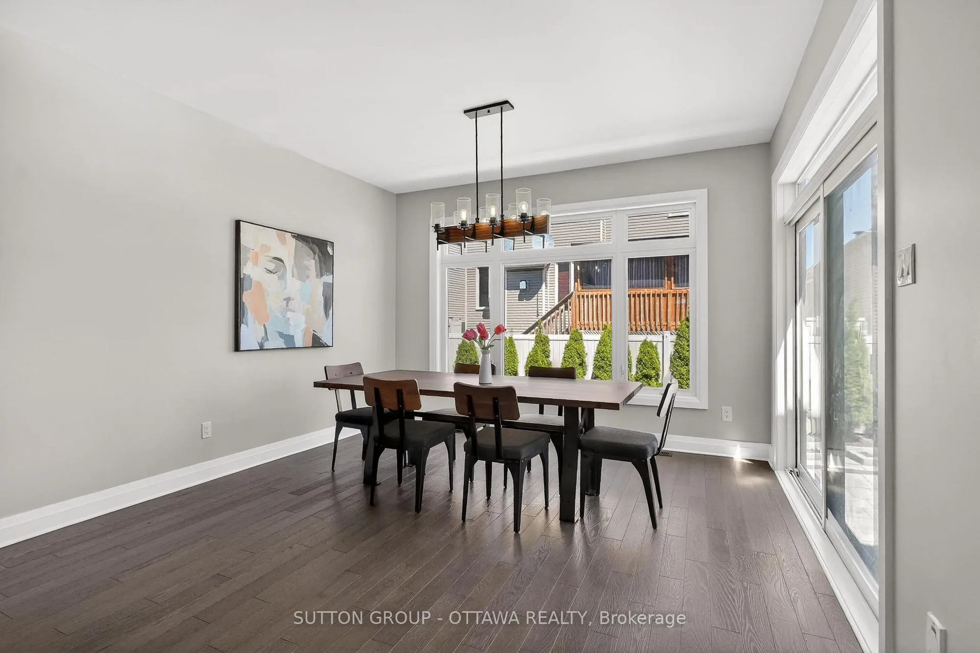 Photo 12 of 824 Contour Street, Ottawa, Mer Bleue/Bradley Estates/Anderson Park — HOMEH