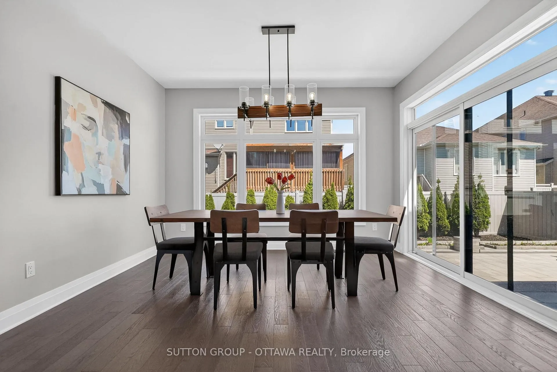 Photo 13 of 824 Contour Street, Ottawa, Mer Bleue/Bradley Estates/Anderson Park — HOMEH