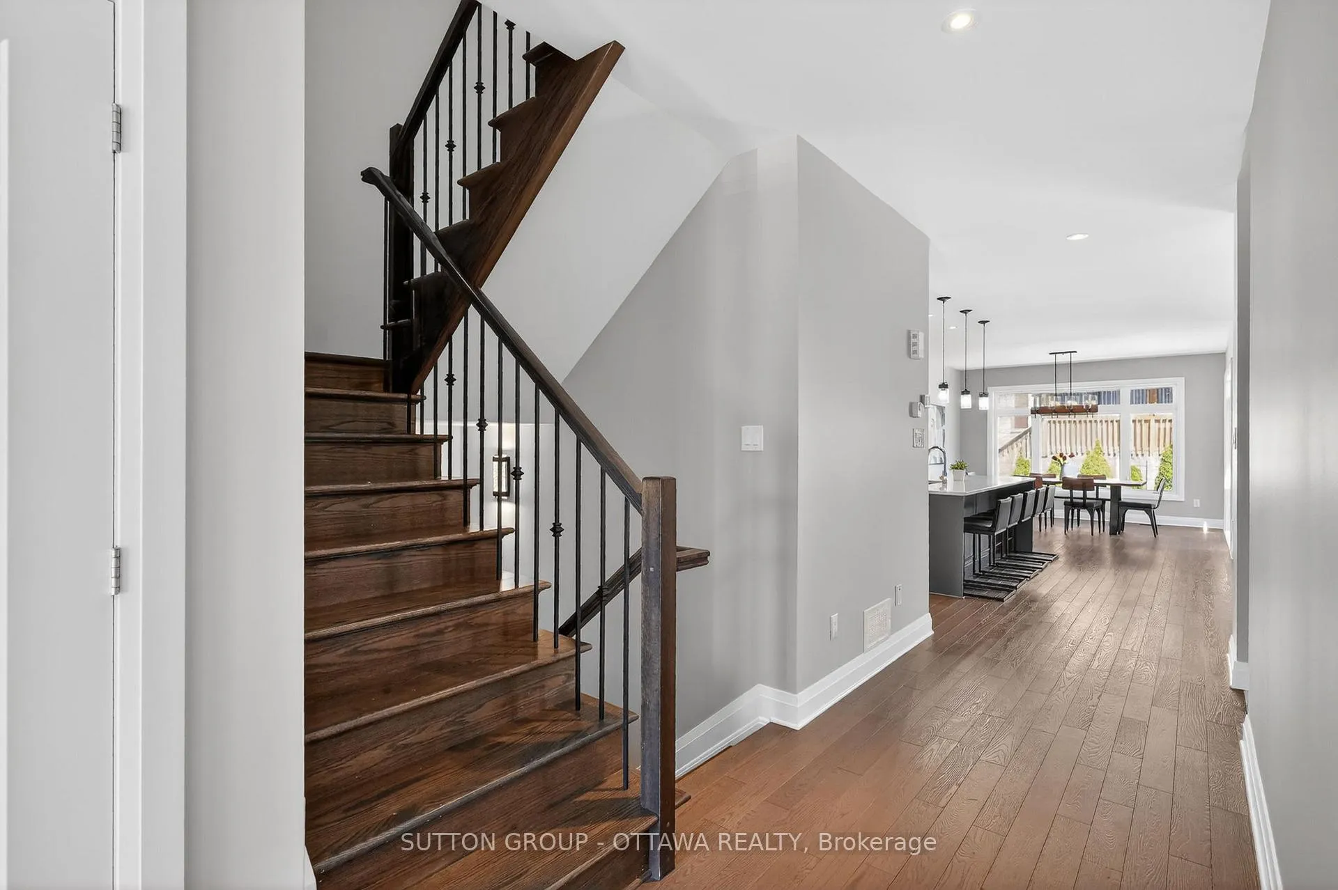 Photo 15 of 824 Contour Street, Ottawa, Mer Bleue/Bradley Estates/Anderson Park — HOMEH
