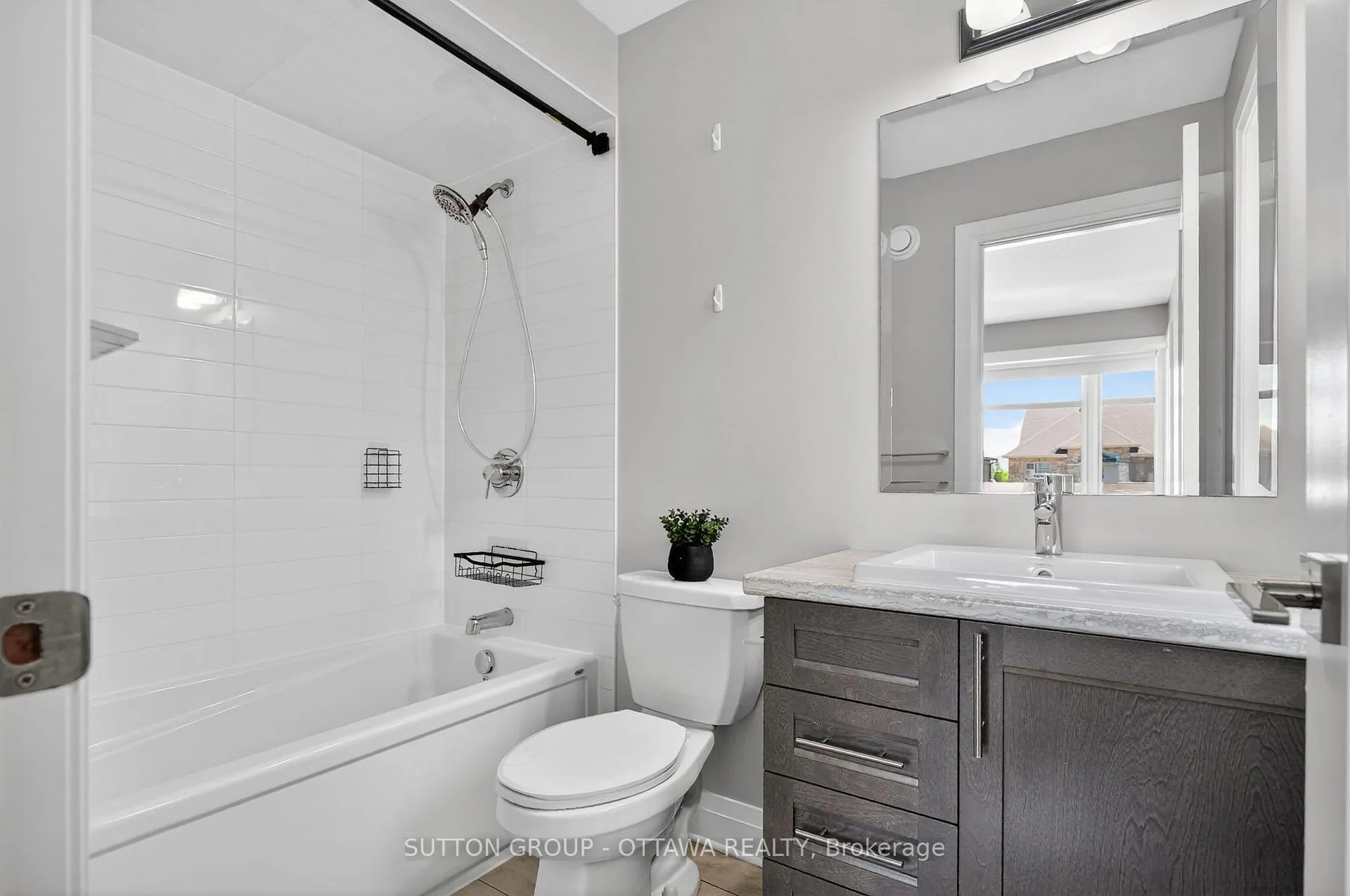Photo 19 of 824 Contour Street, Ottawa, Mer Bleue/Bradley Estates/Anderson Park — HOMEH