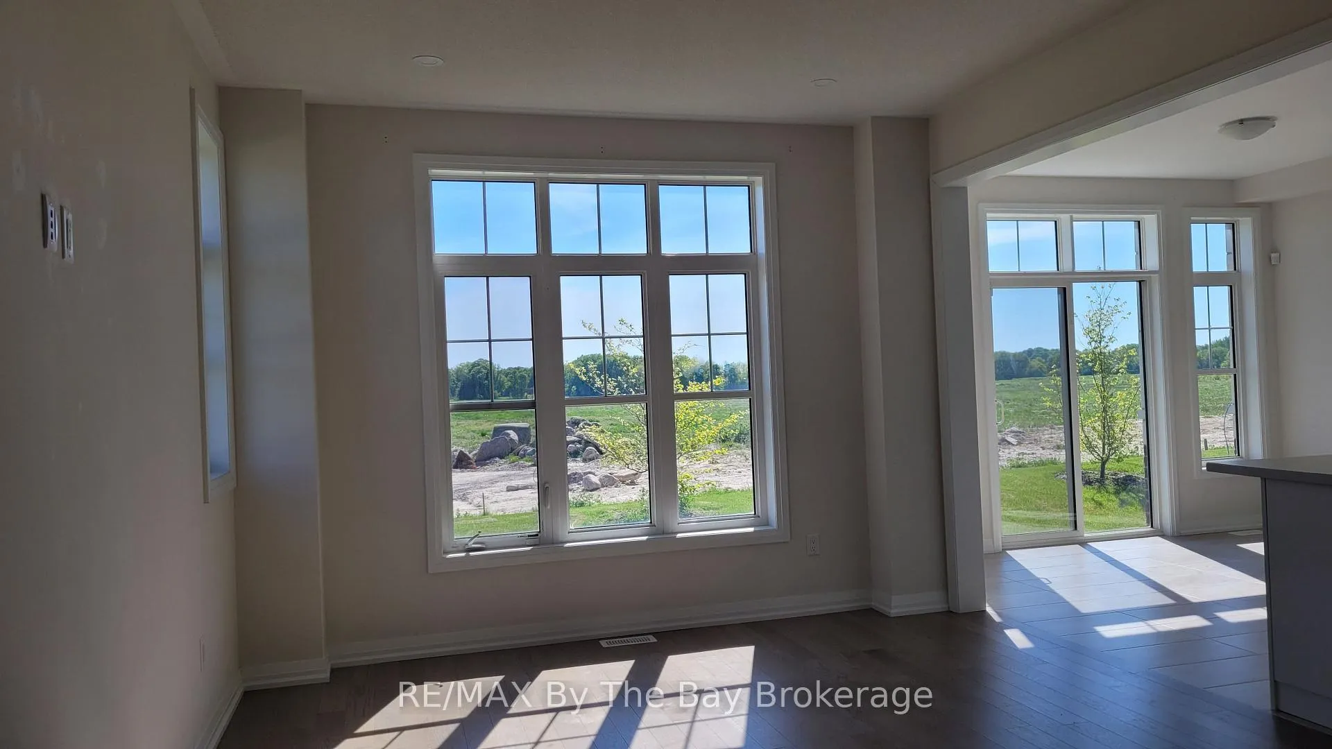 Photo 7 of 194 Union Boulevard, Wasaga Beach — HOMEH