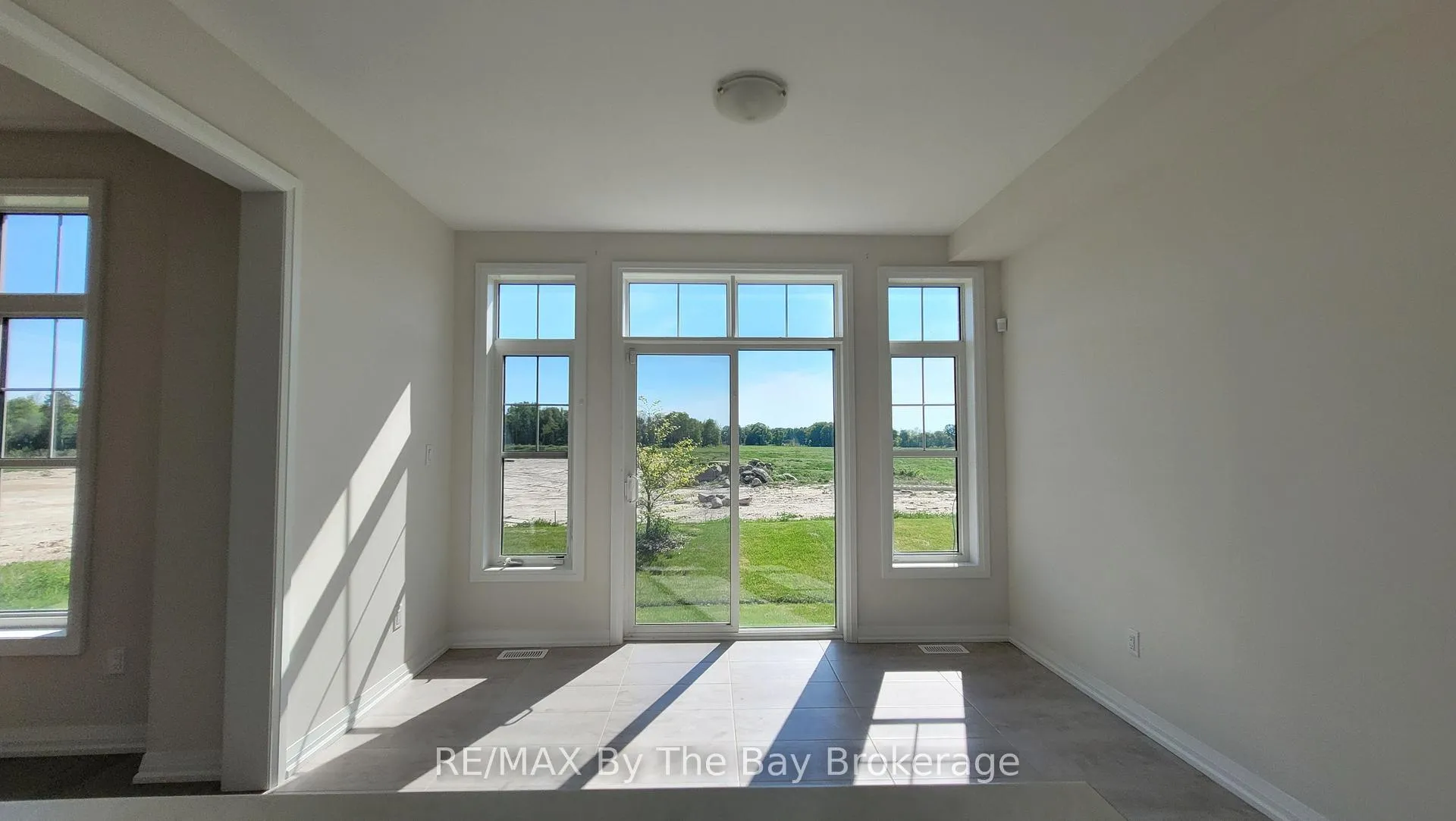 Photo 12 of 194 Union Boulevard, Wasaga Beach — HOMEH