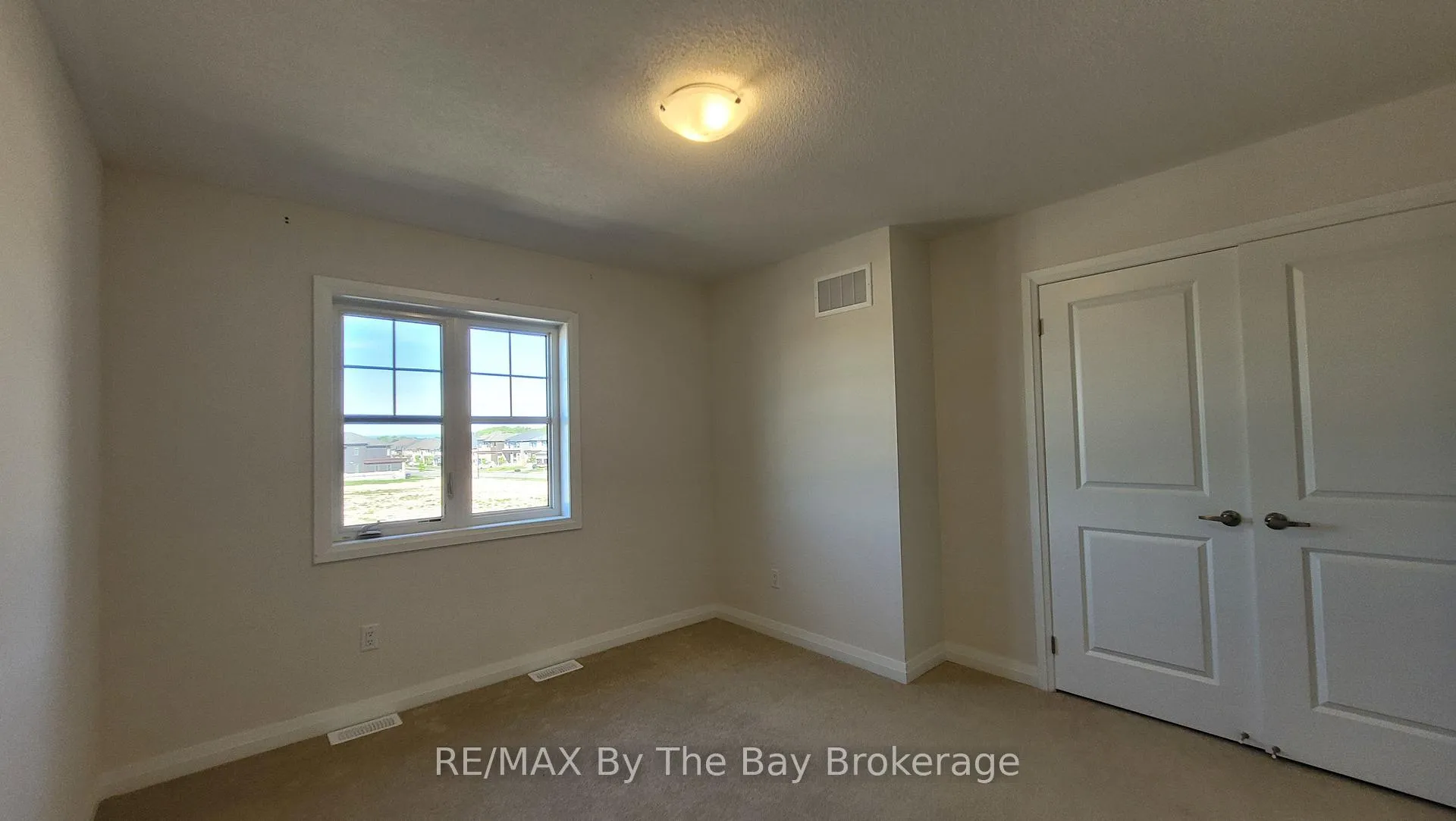 Photo 21 of 194 Union Boulevard, Wasaga Beach — HOMEH