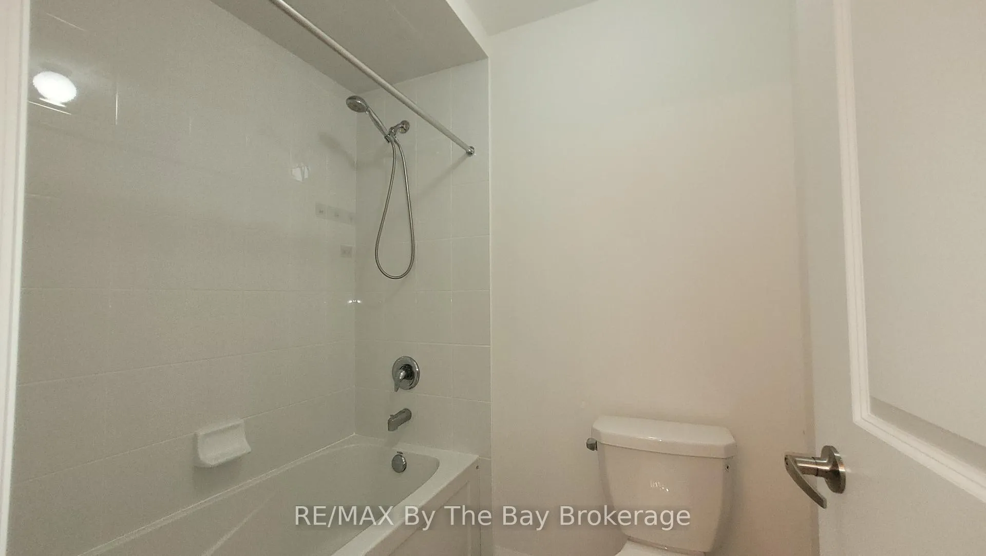 Photo 23 of 194 Union Boulevard, Wasaga Beach — HOMEH
