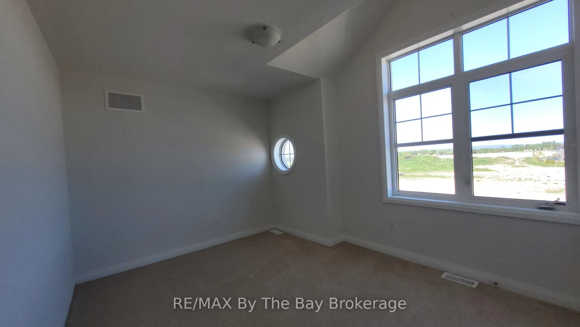 Photo 26 of 194 Union Boulevard, Wasaga Beach — HOMEH