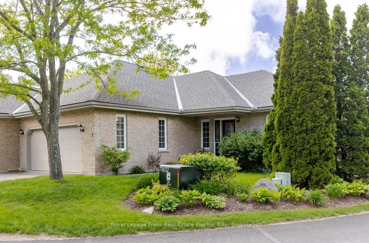 Photo 3 of Unit 1, 3053 Frances Stewart Road, Peterborough, Ashburnham Ward 4 — HOMEH