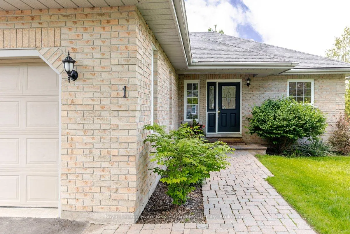 Photo 4 of Unit 1, 3053 Frances Stewart Road, Peterborough, Ashburnham Ward 4 — HOMEH