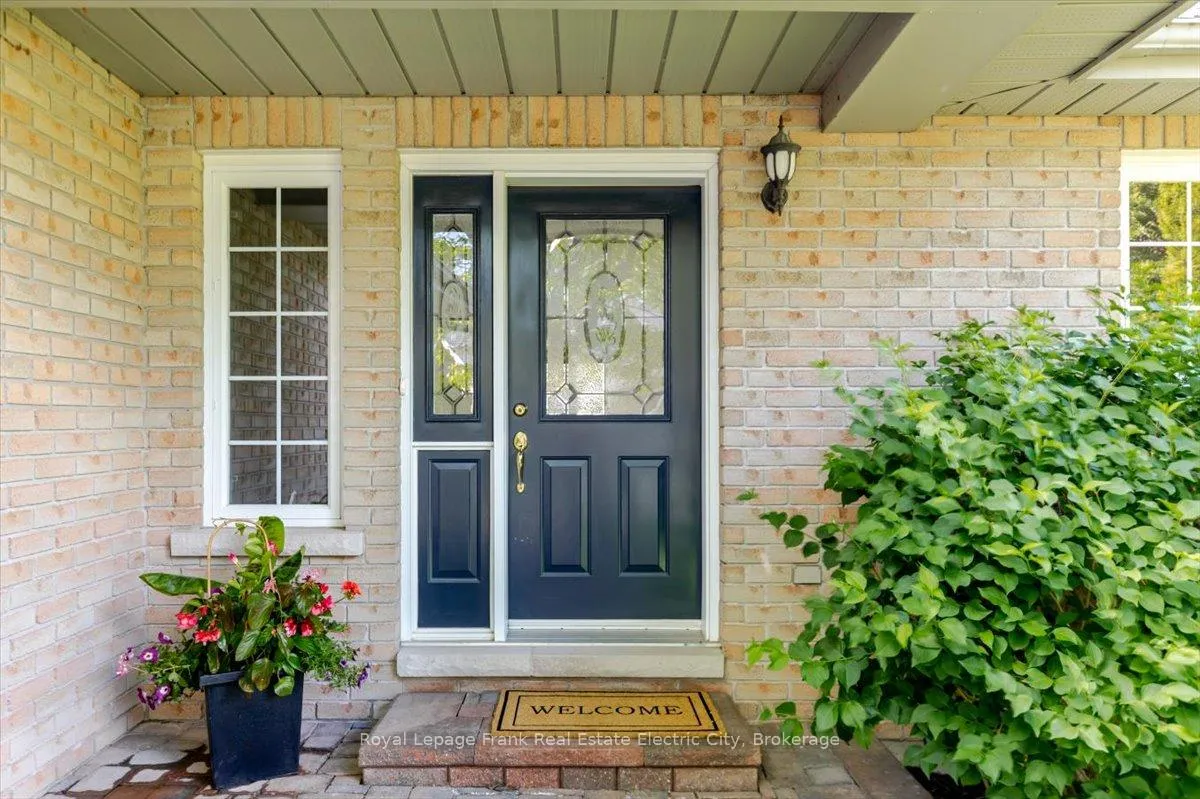 Photo 5 of Unit 1, 3053 Frances Stewart Road, Peterborough, Ashburnham Ward 4 — HOMEH