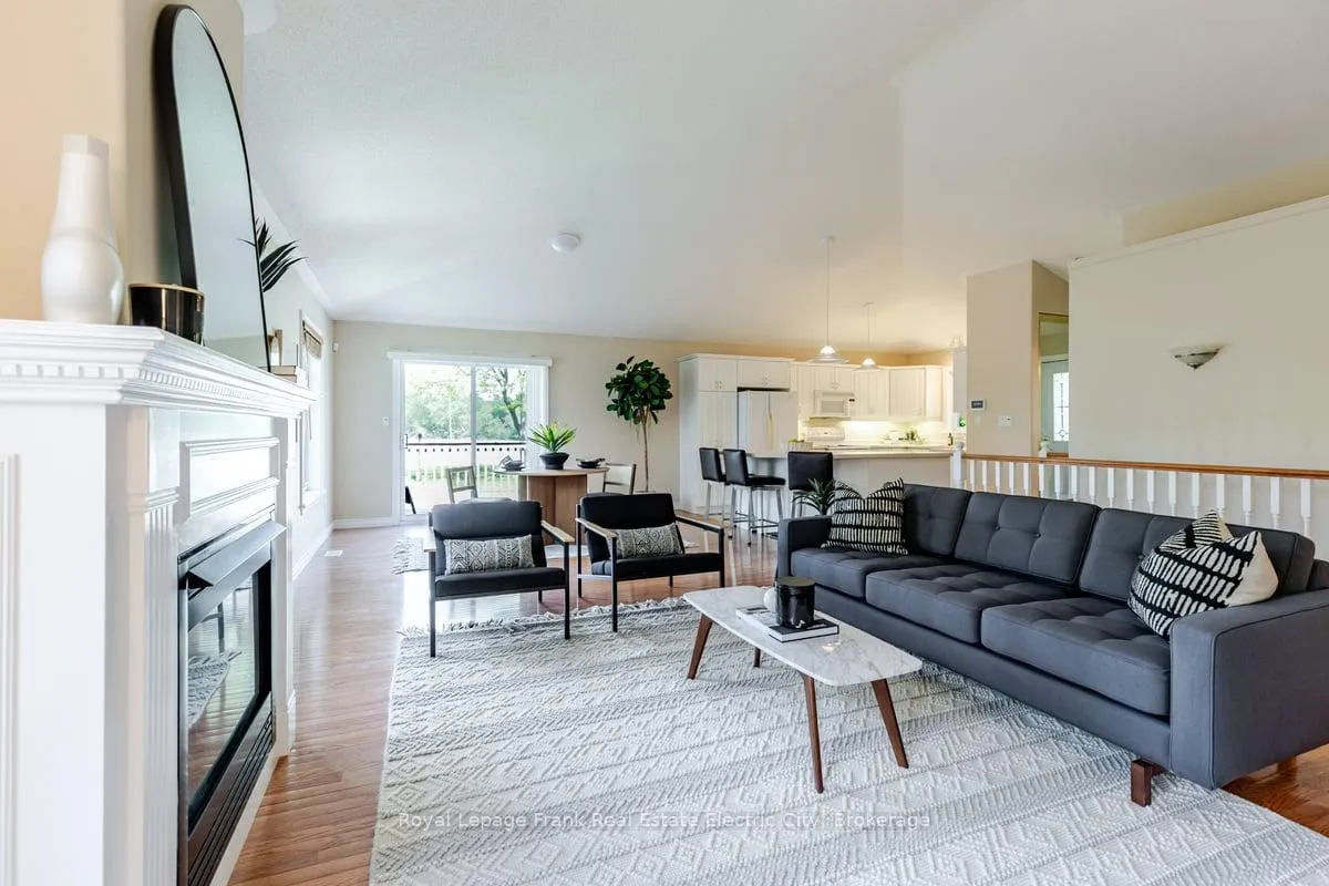 Photo 13 of Unit 1, 3053 Frances Stewart Road, Peterborough, Ashburnham Ward 4 — HOMEH