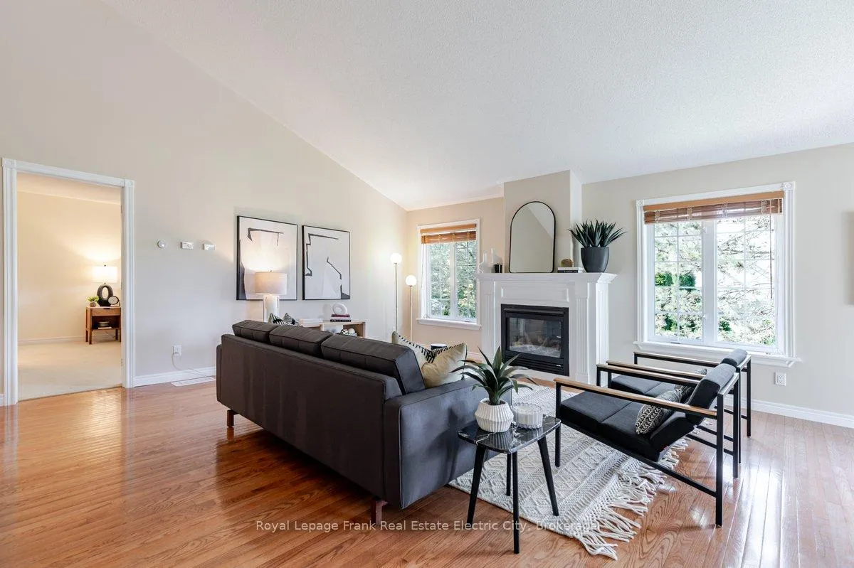 Photo 14 of Unit 1, 3053 Frances Stewart Road, Peterborough, Ashburnham Ward 4 — HOMEH