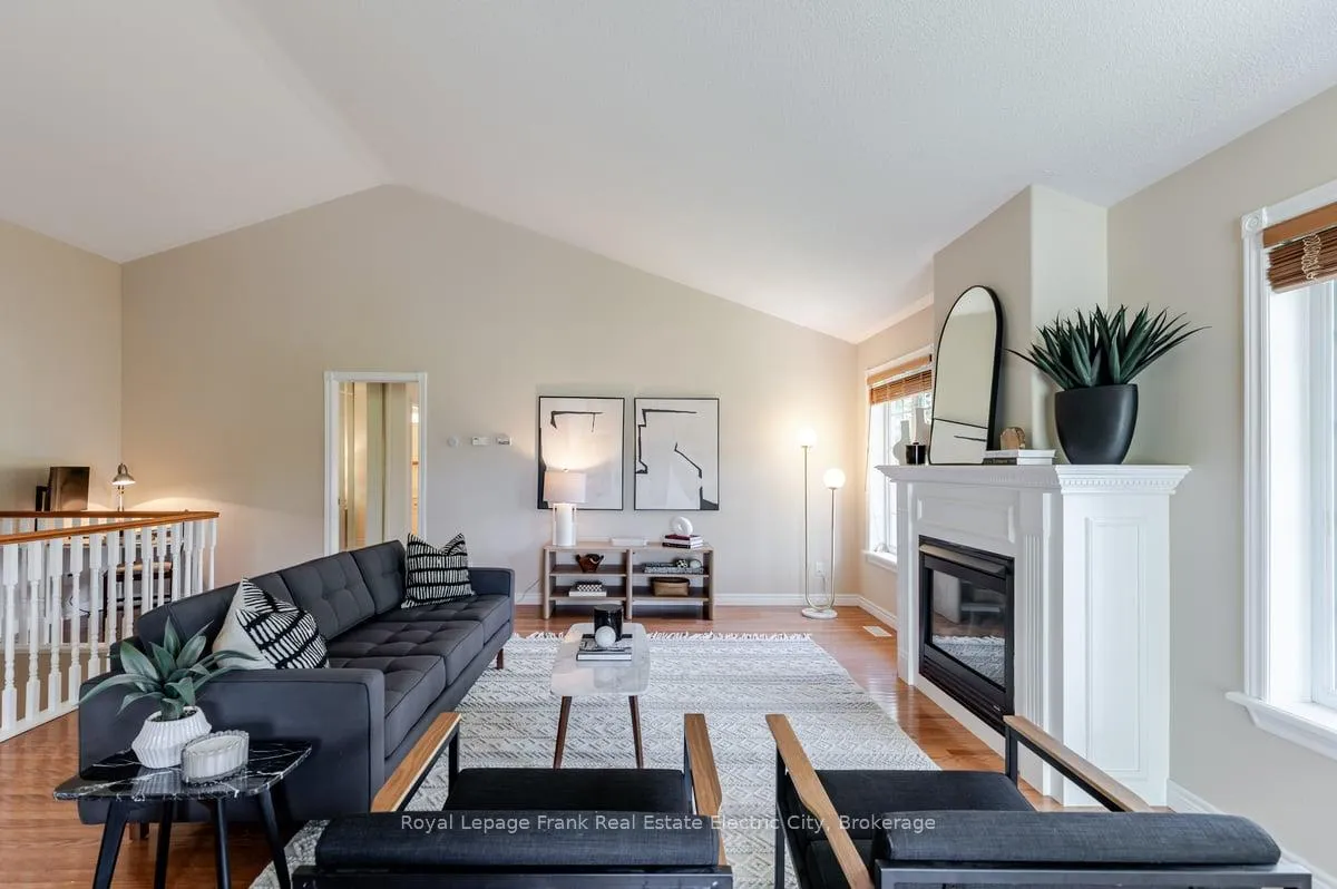 Photo 17 of Unit 1, 3053 Frances Stewart Road, Peterborough, Ashburnham Ward 4 — HOMEH