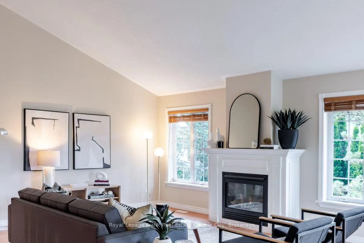 Photo 22 of Unit 1, 3053 Frances Stewart Road, Peterborough, Ashburnham Ward 4 — HOMEH