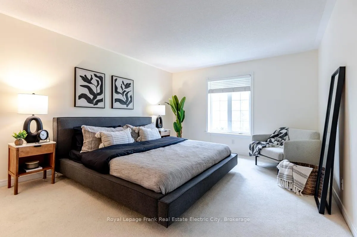 Photo 24 of Unit 1, 3053 Frances Stewart Road, Peterborough, Ashburnham Ward 4 — HOMEH