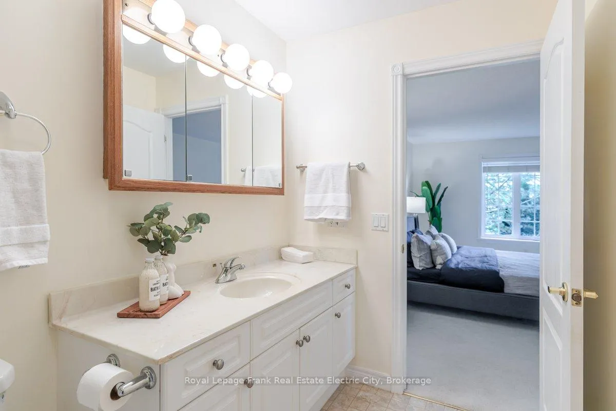 Photo 29 of Unit 1, 3053 Frances Stewart Road, Peterborough, Ashburnham Ward 4 — HOMEH