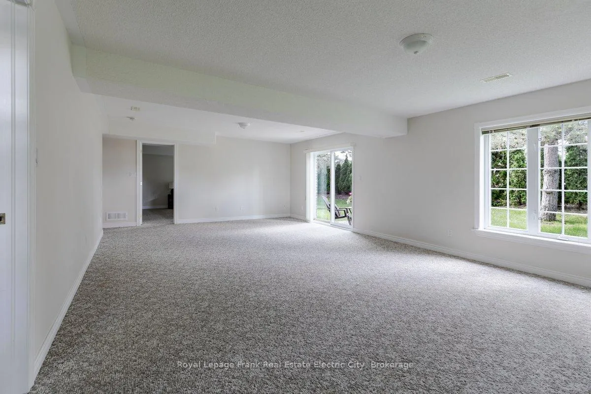 Photo 38 of Unit 1, 3053 Frances Stewart Road, Peterborough, Ashburnham Ward 4 — HOMEH