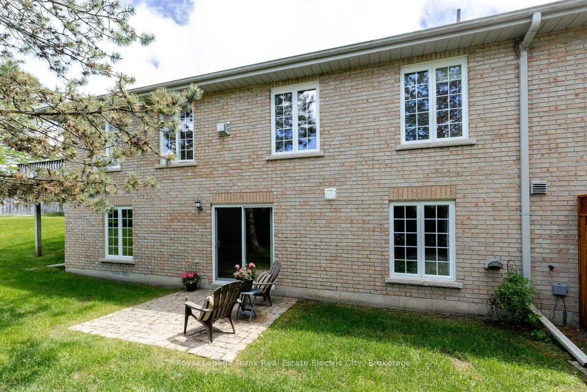Photo 46 of Unit 1, 3053 Frances Stewart Road, Peterborough, Ashburnham Ward 4 — HOMEH